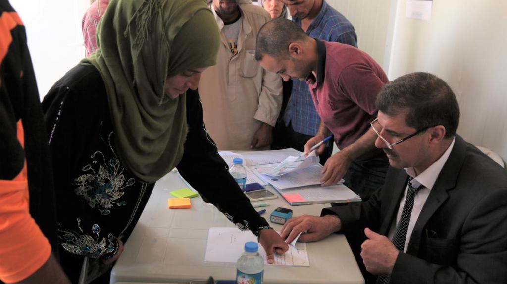 legal status of a state civil and municipal employee