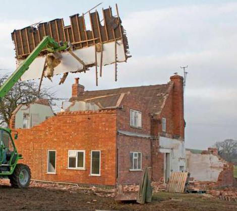 Demolition of a private house