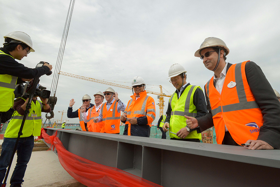 job descriptions of the director of the construction company