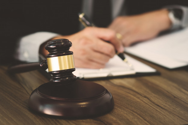 legal adviser job description