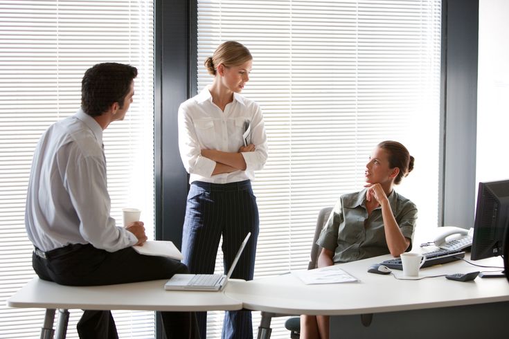 How to behave with subordinates psychology