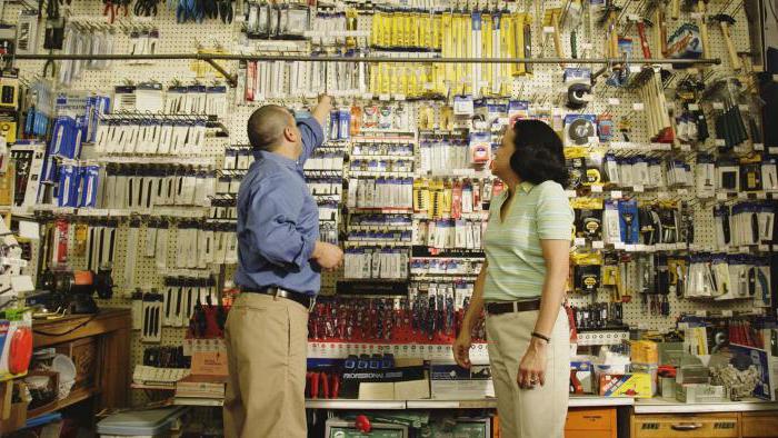 hardware store franchise