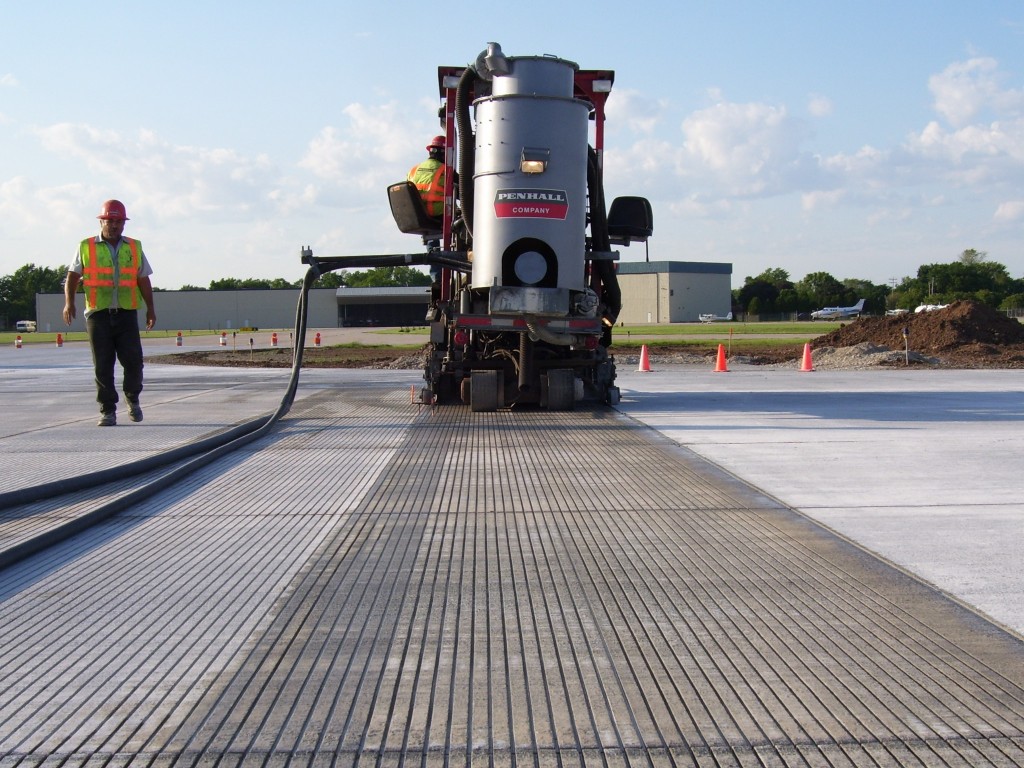 Asphalt paving