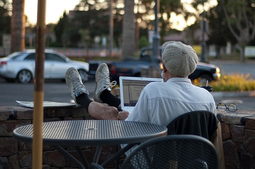 how to organize an internet cafe