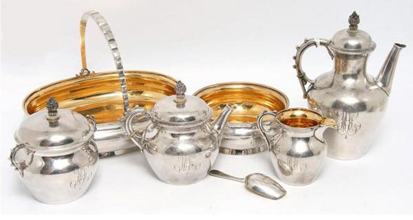 Antique experts - art historians