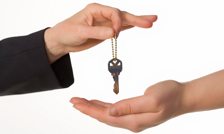 Can the owner of the apartment