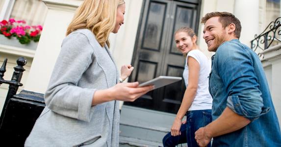 apartment rental agreement with the subsequent purchase of a sample