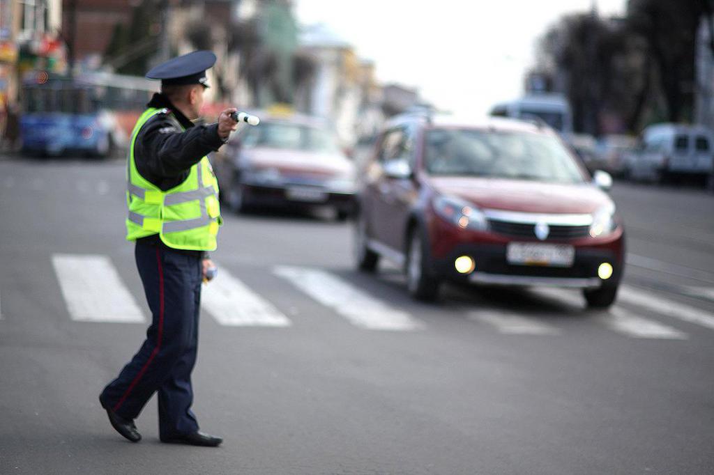 inspection of a car trunk by a traffic police officer