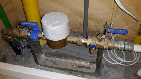 who has the right to seal water meters