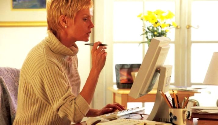 How many percent of the salary are kept by bailiffs right