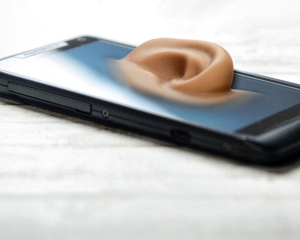 Listening to a smartphone