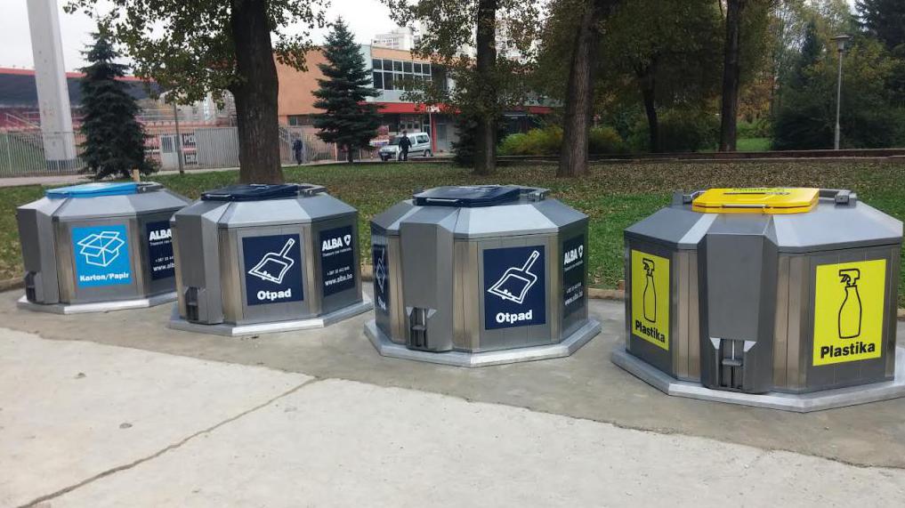 Underground garbage containers