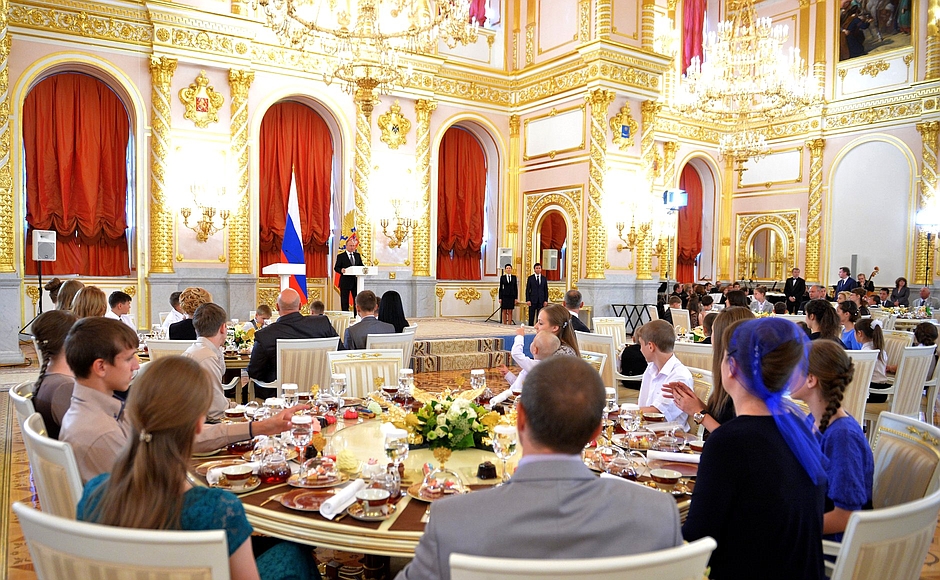 medal of the order of parental glory how to get