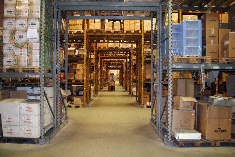 Modern warehouse technology - manufacturer's requirement for distributor