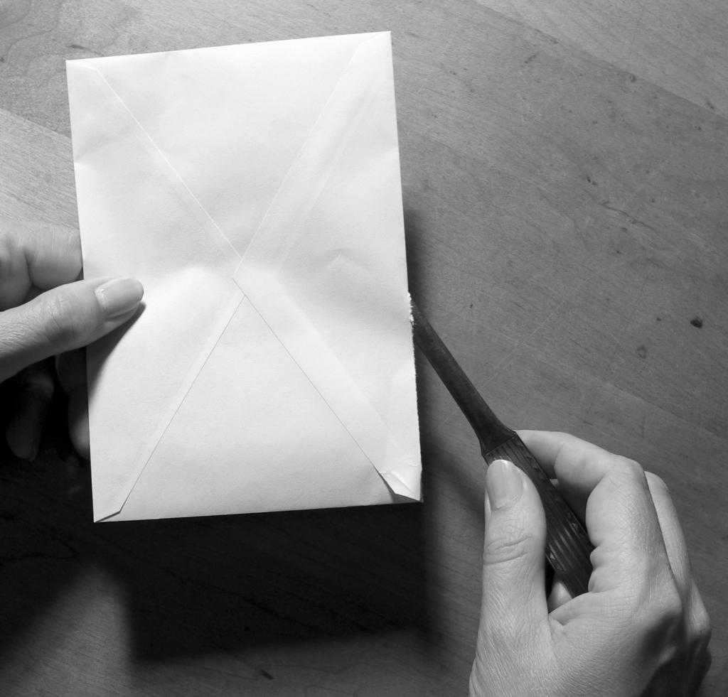 Reading someone else's letters is a violation of the secrecy of communication