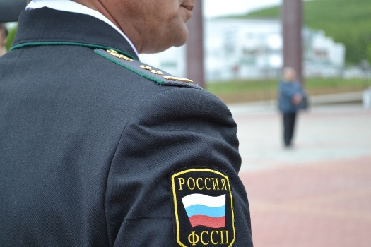 average bailiff earnings in Russia